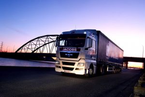 transport-vrachtwagen-donker